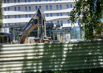 Problem sa podzemnim vodama je izgleda rešen: Nastavljaju se pripremni radovi za izgradnju garaže kod Hotela „Leskovac“