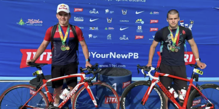 Zlatni triatlonci iz Leskovca zablistali na Zlatiboru: Novak šampion Srbije, Andrija među najboljima u državi