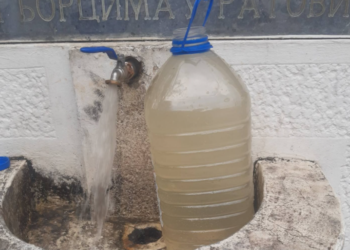 Braon voda potekla iz gradskog vodovoda u Lebanu: „Ko će odgovarati ako se neko razboli?“