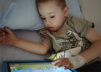 Mali Vuk iz Leskovca završio treću terapiju matičnim ćelijama, ali borba još traje