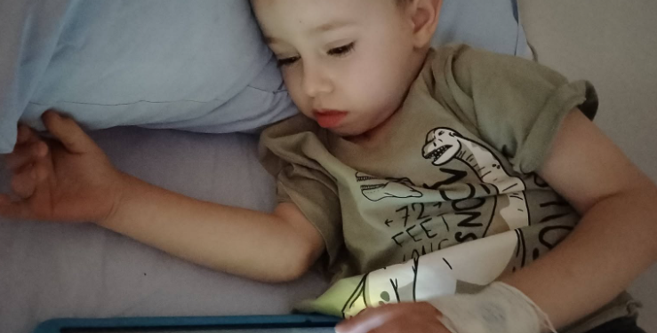 Mali Vuk iz Leskovca završio treću terapiju matičnim ćelijama, ali borba još traje