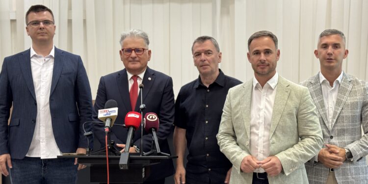 Aleksić, Parandilović, Ćuta i Milić iz Niša poslali poruku: „Naše podele održavaju Vučića na vlasti“