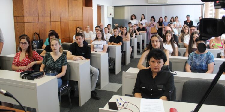 Vlasotince nagradilo najbolje učenike, studente i mlade talente