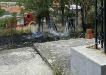 Varnice sa strujnih vodova izazvale požar u crkvenom dvorištu