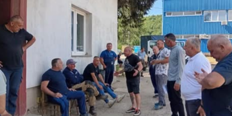 Radnici ne odustaju od štrajka: „Danima nas varate!“