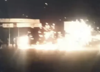 Vatromet umesto u nebo leteo među ljude, meštani tvrde da je jedno dete povređeno – VIDEO