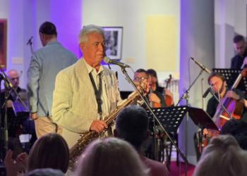 Ovacije za kraj „Strings“ festivala: Prepuna sala i koncert za pamćenje u Leskovcu