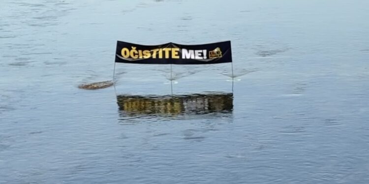 Kreni-Promeni Niš pokrenuo akciju „OČISTI ME“: Traže hitno uređenje korita Nišave