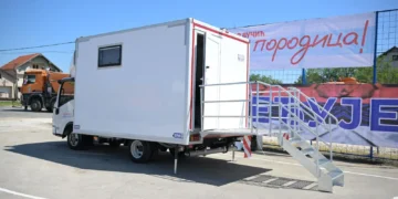 Deset mobilnih ambulanti počelo sa radom: Prva u Leskovcu