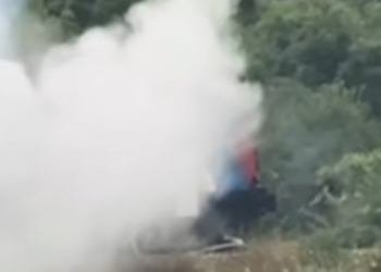 Zapalio se putnički voz kod Niša: Putnici evakuisani, vatrogasci na terenu
