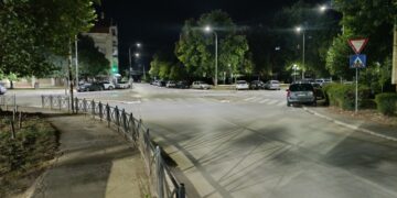 Nakon noćašnje nezgode uklonjena nepropisno parkirana vozila sa raskrsnice u Dubočici