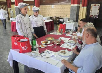 Ugostiteljsko-turistička škola iz Čajetine je sveukupni pobednik takmičenja mladih kulinara na „Roštiljijadi“