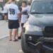 Trostruki sudar u Leskovcu: Dete od 9 godina vozilo „mercedes“ i udarilo u BMW i taksi?! – VIDEO
