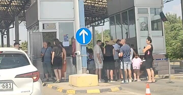 I vozači iz Leskovca satima čekaju na izlasku iz Severne Makedonije da plate kazne – VIDEO