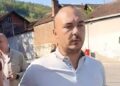 Boban iz Vlasotinca hteo da razgovara sa Vučićem, lokalni funkcioneri SNS-a ga grubo udaljili sa skupa – VIDEO