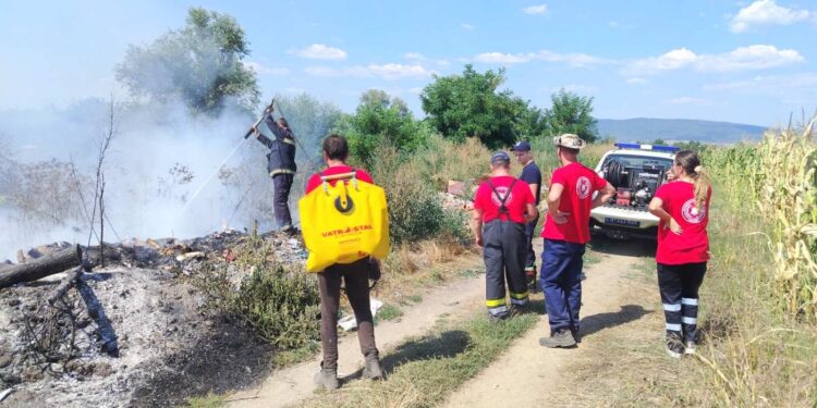 Još jedan požar na otvorenom kod Leskovca: Gorela divlja deponija