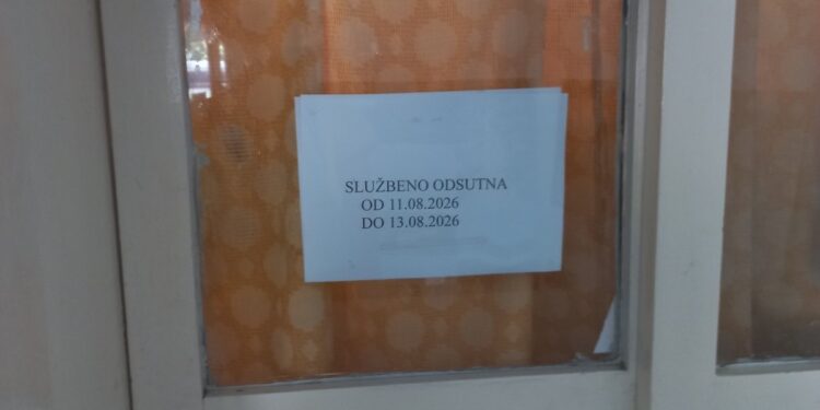 Ko radi u Domu kulture u Vučju? Meštanka tvrdi da danas u podne nije bilo nijednog zaposlenog