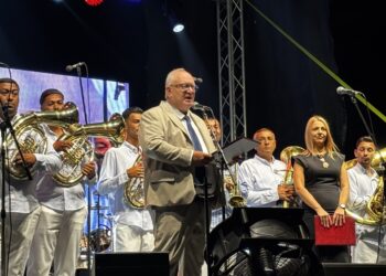 Roštiljijada otvorena uz zvižduke Cvetanoviću i „pauk“ koji je odneo auto gostiju iz Niša