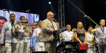 Roštiljijada otvorena uz zvižduke Cvetanoviću i „pauk“ koji je odneo auto gostiju iz Niša