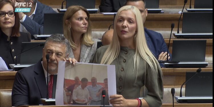 Milošević ponovo u Skupštini o vodi u Bojniku i Doljevcu: „Da li je upravnik zatvora važniji od građana?“