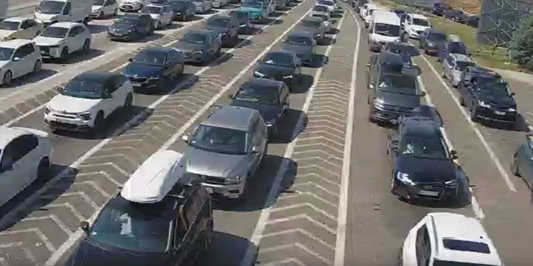 Gužve na izlazu iz Srbije: Na Preševu se trenutno čeka sat vremena, na Gradini 30 minuta