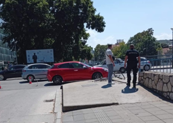 Teško povređen biciklista u saobraćajnoj nesreći u centru Leskovca