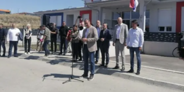 Bela linija, prazna obećanja i vika na gradonačelnika: Šta je zapravo pokazala Vučićeva poseta Prokuplju?