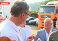 Vučić u Medveđi predsedniku opštine i gradonačelniku Leskovca: „Nemojte da me odvlačite od ljudi da nešto ne bih čuo!“