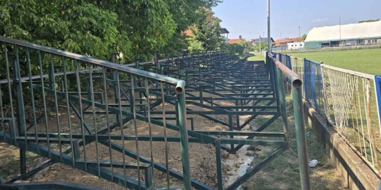 Istorijski trenutak za FK „Sloga“: Po prvi put će stadion na kome nastupa dobiti tribine