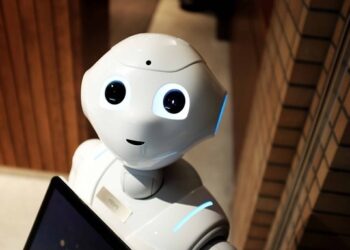 Humanoidni roboti će se proizvoditi u Šapcu, a srpski jezik učiti u Kragujevcu!?