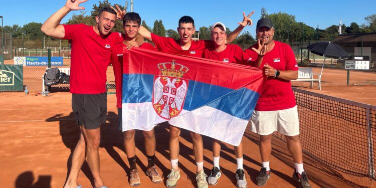 Mladi teniser Pavle Stojiljkoivć iz Leskovca sa reperezentacijom Srbije izborio vizu za juniorski Dejvis kup