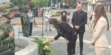 Obeležene 82 godine od razornog bombardovanja Leskovca: „Naše je da pamtimo i budućim generacijama prenesemo istinu“