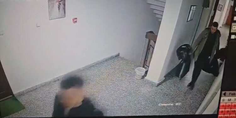 Noćni pretres, crne kese i nestanak 920.000 dinara: Unutrašnja kontrola MUP-a istražuje postupanje policijskih inspektora u Leskovcu