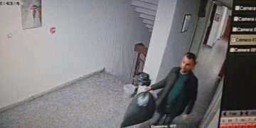 Noćni pretres, crne kese i nestanak 920.000 dinara: Unutrašnja kontrola MUP-a istražuje postupanje policijskih inspektora u Leskovcu