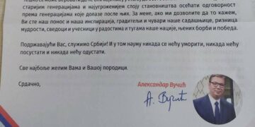 „Pošta štampa 1,9 miliona Vučićevih pisama penzionerima, poštari ih raznose kao prioritet“
