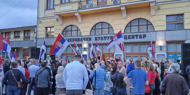 Cvetanović na SNS skupu: „Leskovčani treba da glasaju za Leskovčane, a ne za one koji glume da su Leskovčani“