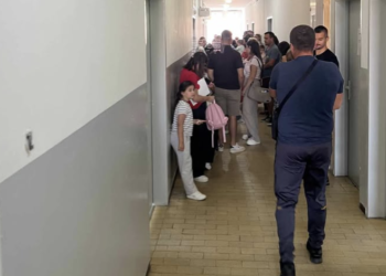 Haos u izmeštenom Dečjem dispanzeru u Leskovcu: Jedan pedijatar, puna čekaonica i višesatno čekanje