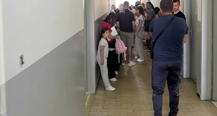 Haos u izmeštenom Dečjem dispanzeru u Leskovcu: Jedan pedijatar, puna čekaonica i višesatno čekanje