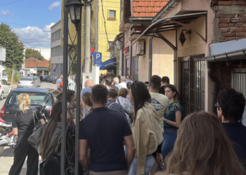 U Leskovcu juče prikupljeno najviše potpisa za studentsku listu na jugu Srbije, redovi i danas