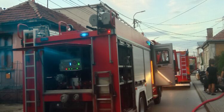 Požar u kući u centru Leskovca: Hitnoj trebalo 15 minuta da stigne