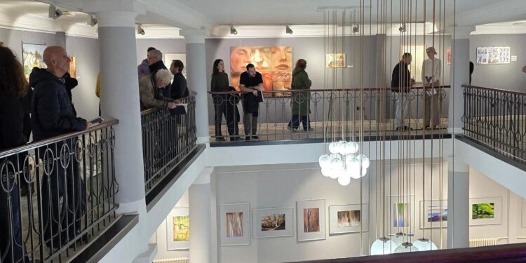 Otvoren 64. Oktobarski likovni salon u Leskovcu: Poznati dobitnici nagrada