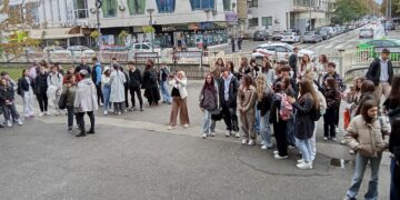 Leskovački Gimnazijalci proslavljaju izbornu pobedu Studentske liste: Ovo je zemlja za nas