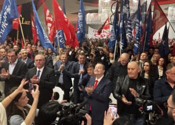 Dačić u Leskovcu: „25-og se kazaljke pomeraju sa 3 na 2 – Ne se znaje, Dačić igra!“
