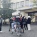 Direktor Centra za socijalni rad u Leskovcu na štandu SNS-a tokom radnog vremena