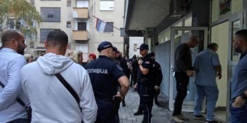 Tuča na biračkom mestu ucentru Leskovca: Razbijena glasačka kutija, glasanje prekinuto