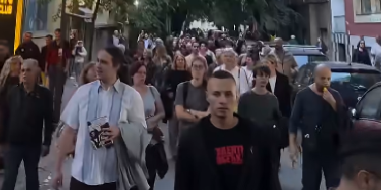Koškanja na protestu u Nišu zbog hapšenja studenta: Policija razdvajala pristalice Studentske liste i SNS