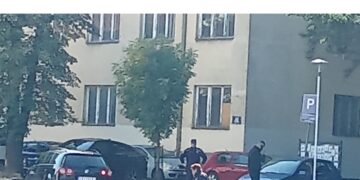 Leskovačka policija danonoćno čuva „crnu kutiju“ na nezavršenom gradskom trgu